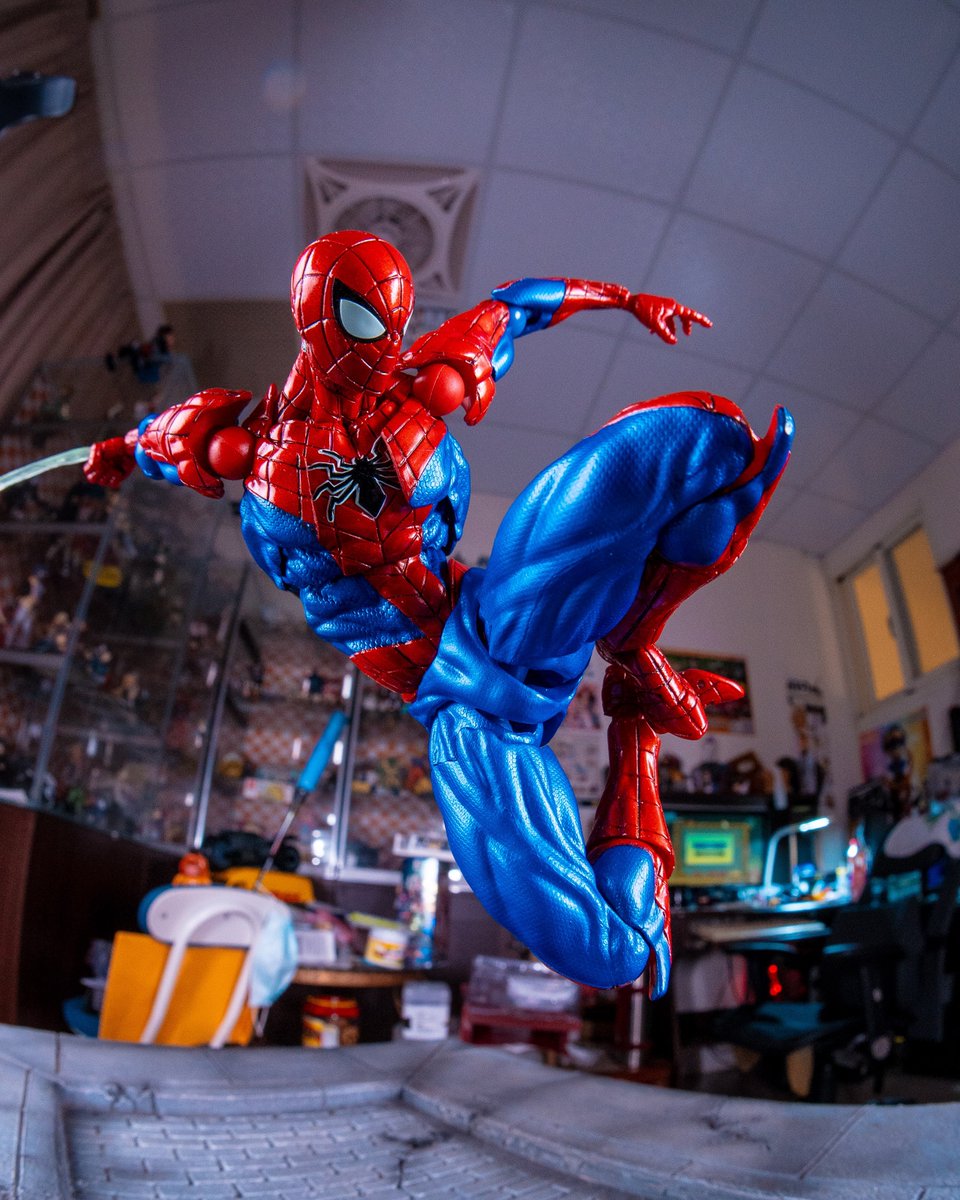 Spider-Man 2.0
Amazing Yamaguchi ver.
-
飛兩下
迎接禮拜一😂
-
#spiderman #spidey #spiderverse #peterparker #marvelcomics #amazingyamaguchi #revoltech #リボルテック