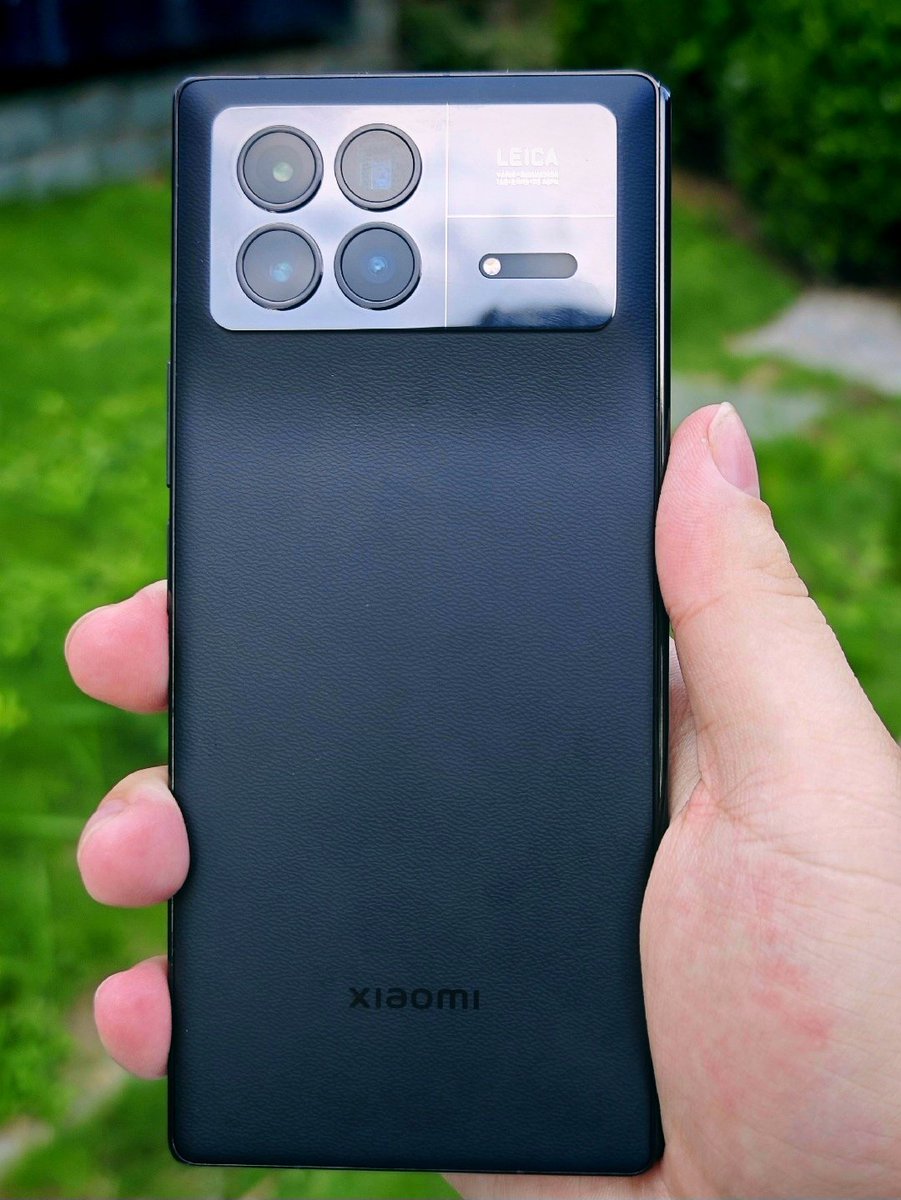 techdroid_web's tweet image. Xiaomi Mix Fold 3 🔥
kinda looks like a OPPO premium mobile
#xiaomi #xiaomimixfold3  #TechNews #techdroidweb