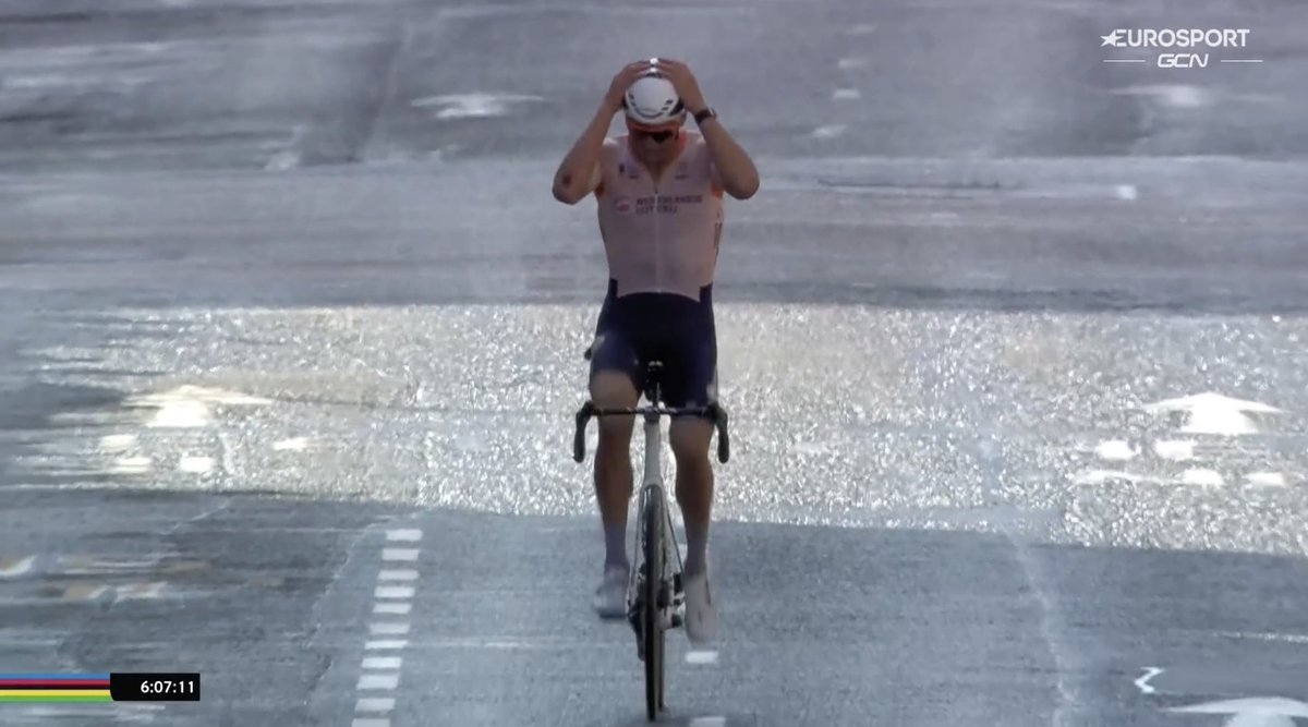BenjiNaesen's tweet photo. YOUR NEW 2023 WORLD CHAMPION...

MATHIEU VAN DER POEL! 👑🌈 

Simply the best today, by far. #GlasgowScotland2023 https://t.co/bzGJC4XcIC