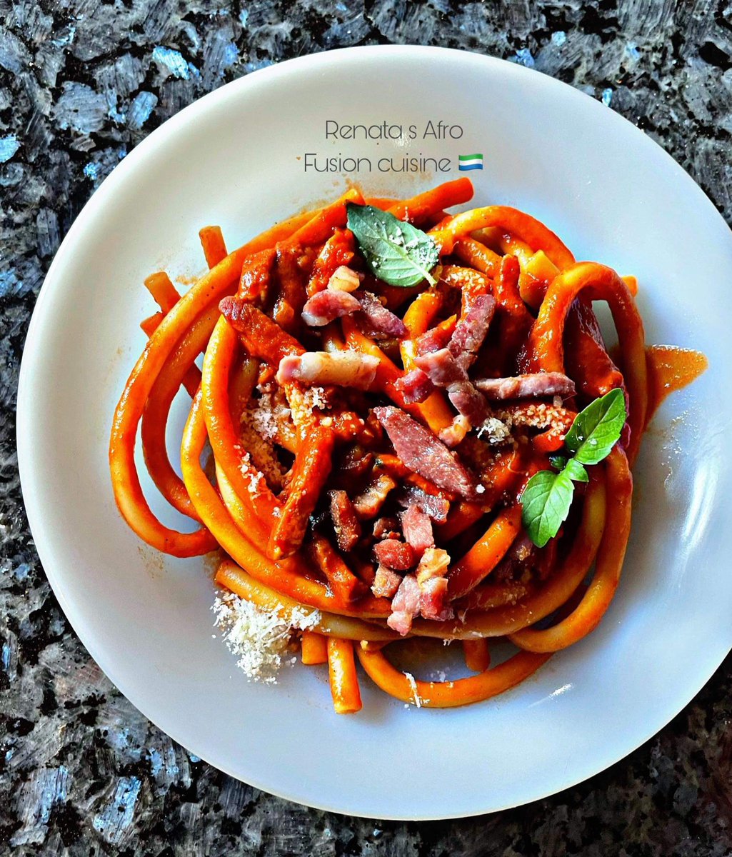 renatacuisine's tweet photo. Lunchtime Thingz
I Prepared the most banging Bucatini
All Amatricana ๐๐พ
Using Fresh juicy Roma tomatoes ๐
Guanciale
Pecorino Cheese
Garnish : Basil ๐ฟ Chilli oil
Everything hits different here in Italy ๐ฎ๐น when it comes to fresh food
#italy
#SLchef
#SaloneTwitter https://t.co/3zxPutRboQ