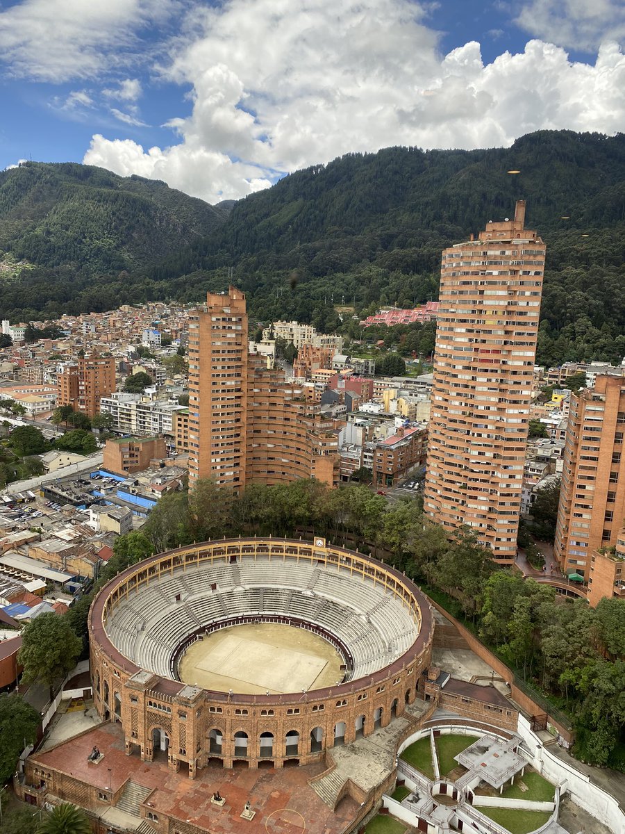 santiagoperezpu's tweet photo. Hoy se conmemora un día muy especial en la historia de #Bogotá, #Bacata : ¡su cumpleaños 485! 🎂🎉 Desde su fundación el 6 de agosto de 1538, esta ciudad ha sido testigo de transformaciones y desafíos que la han convertido en un símbolo de resiliencia y progreso en Colombia. https://t.co/su76INg5xP