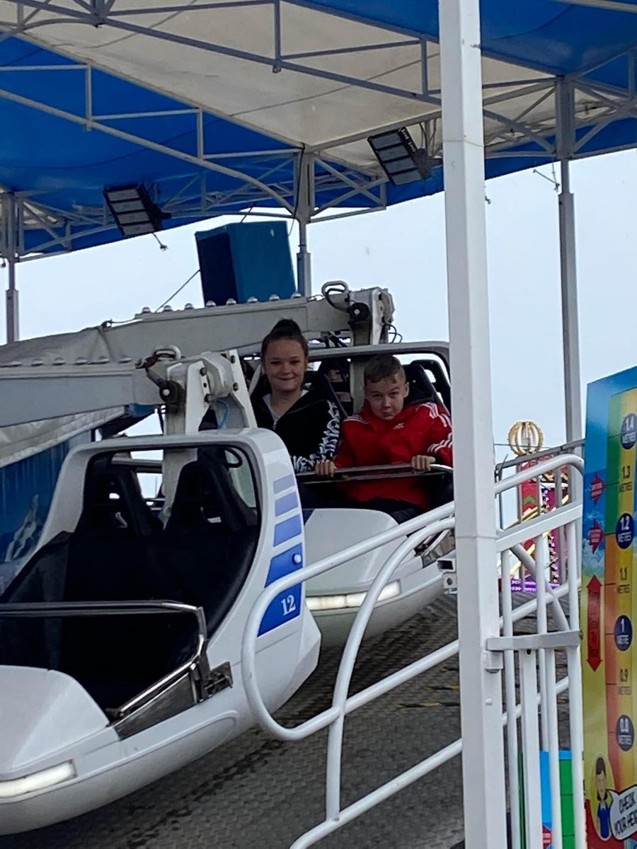 SilxTeen's tweet photo. Despite the weather the young people from our teen bar had a great day yesterday at @OceanBeachSS #freetrips #SummerHolidays #funintherain https://t.co/CCgDTkh0JH