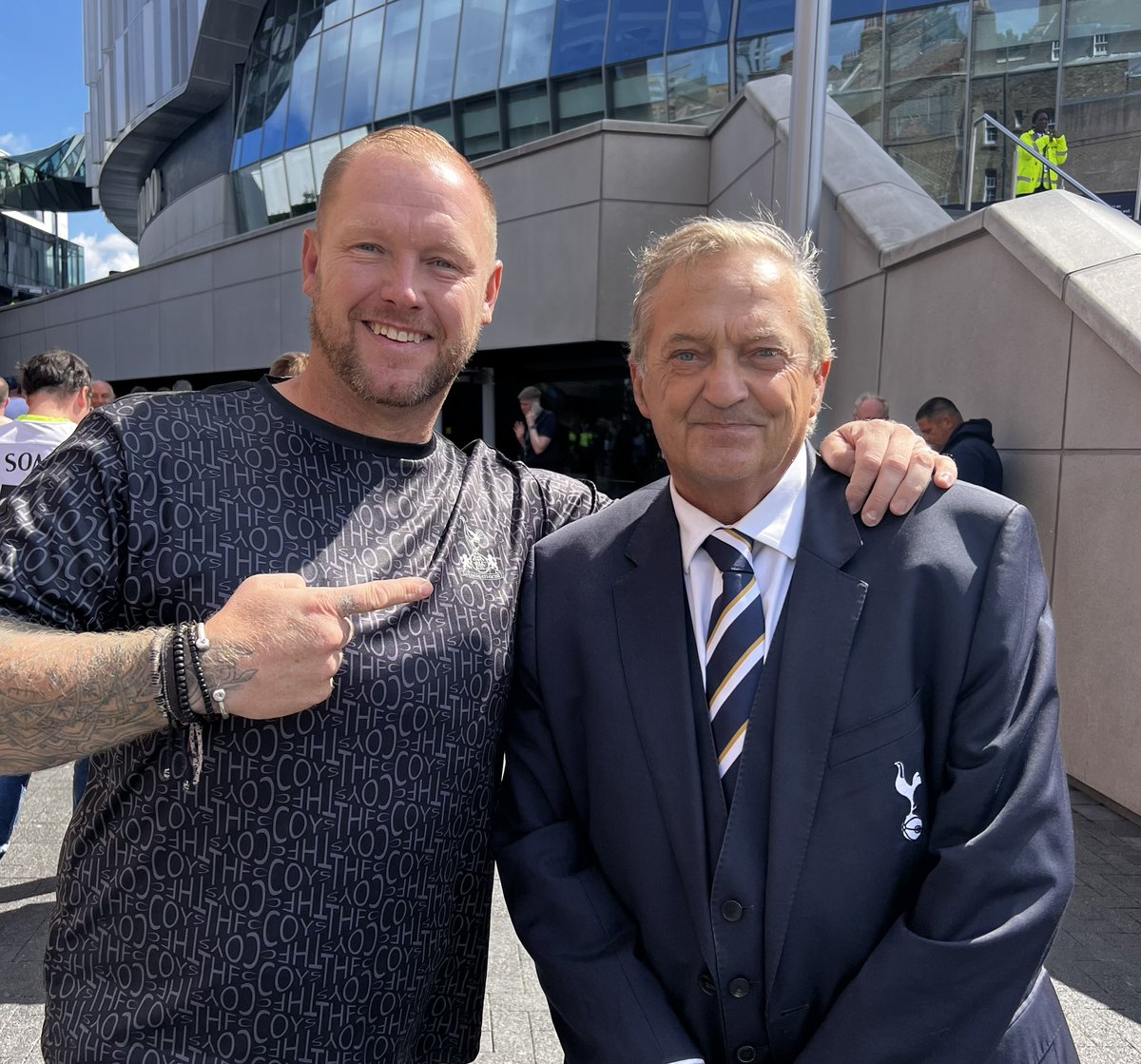 Deanof1lover's tweet photo. That moment you meet a legend…💙👍🏼 #coys @GaryMabbutt61 @TottenhamTiers @SpursOfficial #trid https://t.co/47cOccP5T9