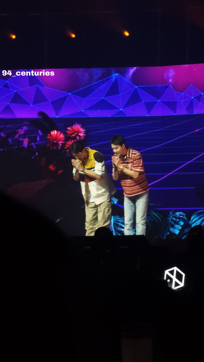 94_centuries's tweet photo. 230806 สวัสดี by EXO_SC
#back_to_back #EXO_SC #bkk #엑소 
#세훈_찬열  #sehun https://t.co/Il5nJacRLH