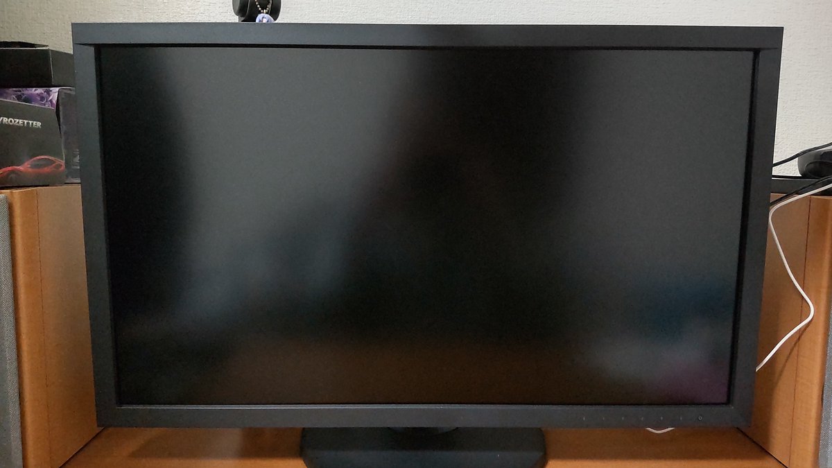 kayochin123456's tweet photo. 新たなモニター届いた。EIZOのCS2731とキャリブレーションセンサーEX4
27型だから大きい
#EIZO
#CS2731 https://t.co/jNLsU1h2Vz