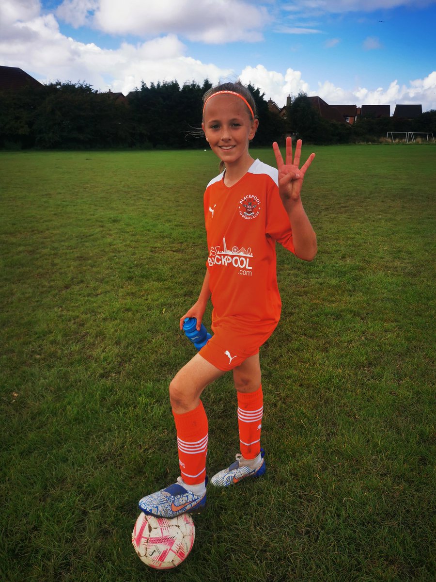 JulieRits's tweet photo. Early Sunday KO for this one. A fantastic win for the team with this one scoring 4 goals and 1 assist. She is so pleased to get 3 goals and the assist with her left foot - something she has been working a lot on recently @gt7academy https://t.co/KGcf3waVzT