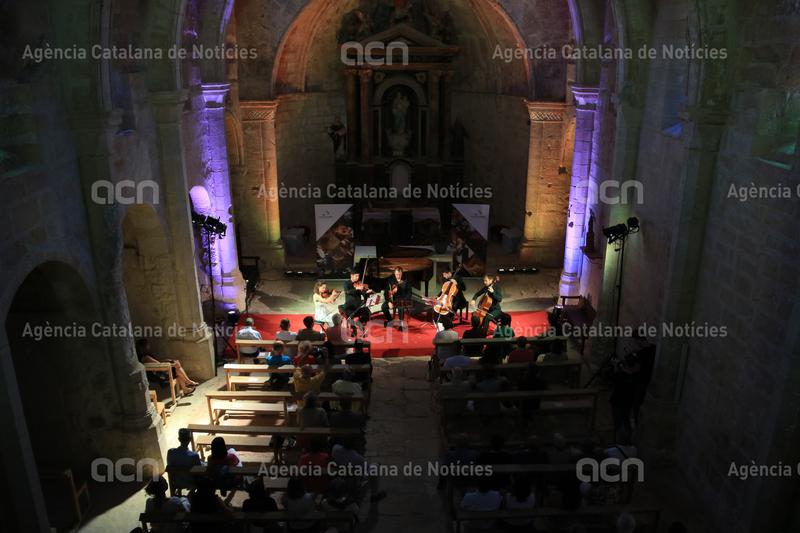 El @DeltaChamberMF Music Festival esgota gairebé totes les entrades amb prop de 1.300 assistents.

Un concert de música de cambra combinat amb veus operístiques tanca la vuitena edició del certamen a #HortadeSantJoan.

ow.ly/HwgN50PtvhE