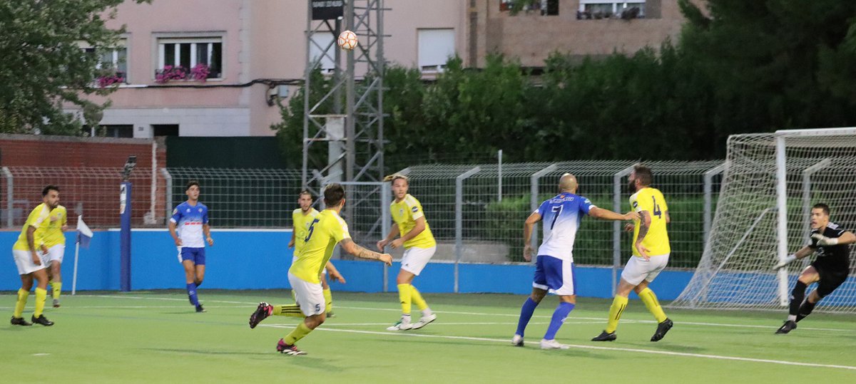#PrimerEquipUEC | 🟡🔵

📌 A la vostra disposició la CRÒNICA del partit @FCJMollerussa - <a href="/uecastelldefels/">UE Castelldefels</a> (1-1, triomf 6-7 a la tanda de penals), 1a eliminatòria #CopaCatAbbsolua2324

▶️ 'Classificats des dels 11 metres'
🖊️ Completa a shorturl.at/ghvC9

📸 <a href="/albarigall/">Alba</a>