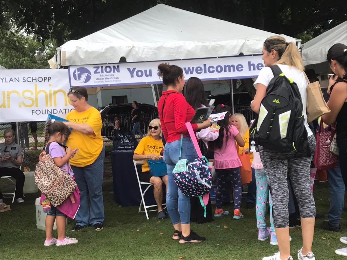 ZionChurchDFB's tweet photo. Great time at the #backtoschoolbash with our partner @dfbcommunitycares at the City of Deerfield Beach https://t.co/qCcJZPKyDo
