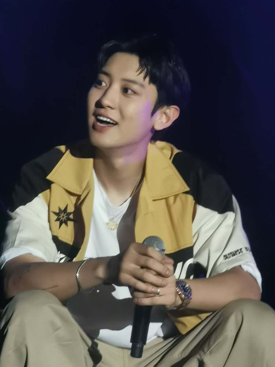 cyhourly's tweet photo. my everything 🫶 #CHANYEOL #찬열 #EXOSC_BackToBackinBKK https://t.co/QqoEi6bOvH