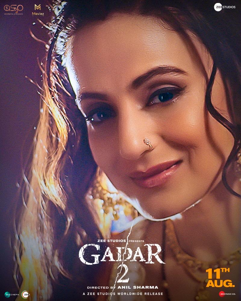ameesha_patel's tweet photo. And here it finally is !!! 
SAKINA POSTER !!!!!!!! 

The sweetest surprise for all my darling fans !!!! 💖💖💖💖💖 https://t.co/usyTg2qcIo
