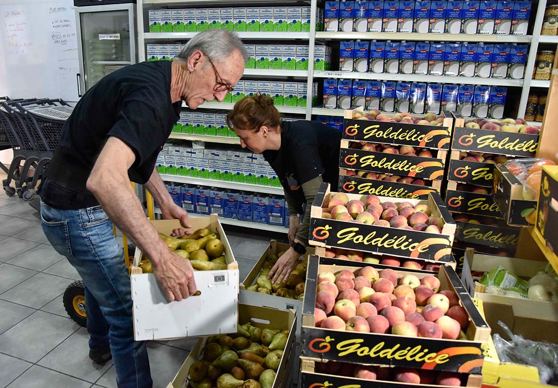 ❓ Coneixeu el Rebost Solidari de Gràcia?

Estrenen local al setembre. Es queixen que les subvencions compromeses arriben tard i segueixen sense prou recursos per donar una atenció digna a les famílies que acompanyen.
📍 <a href="/GraciaParticipa/">Gràcia Participa</a> 
Llegiu-ho aquí👉xarxanet.org/social/noticie…