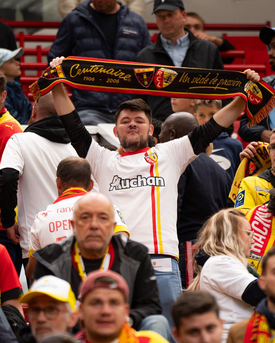 RCLens's tweet photo. 𝐂𝐡𝐚𝐮𝐟𝐟𝐞́𝐬 𝐚̀ 𝐛𝐥𝐚𝐧𝐜 ! ⚪️🔴🟡
#NousOnEstLà #MUFCRCL
@pumafootball https://t.co/3R7DDZgpNh