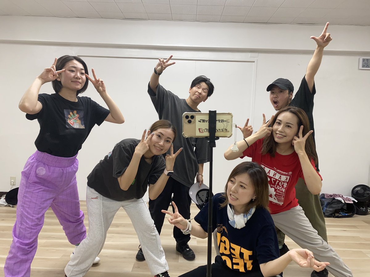 VIC_CESS23's tweet photo. 10/15に向けてV:C練してきましたー！
怒涛のようにひっきりなしにあれやこれやとやりました…が、まだ1/3くらい！笑
お互いの距離感や会話が懐かしく、当日の楽しみがどんどん膨れています✨

チケットお早めに！
https://t.co/Uti8ghIpGZ

#100日後に復活するビクセス
#20231015viccess_unraveltokyo https://t.co/SMHJkPqOlY