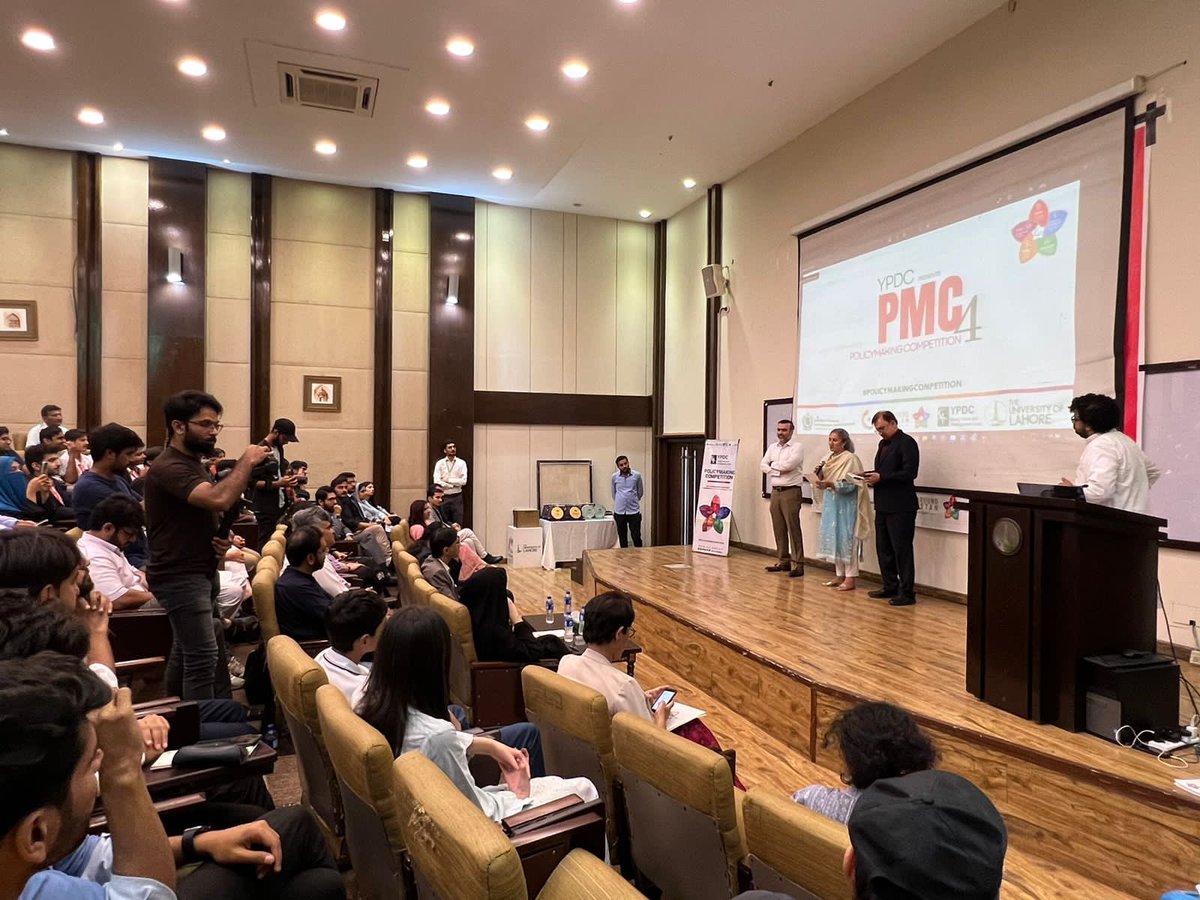 uolypdc's tweet photo. PMC 4: The judges announce the winning teams from each module in the 4th Policy Making Competition. @khalidbanuri @smalik480 @AtharMansoor74
#youropinionmatters #5Es #PMC23 #YPDCUOL https://t.co/bByhsUMemh