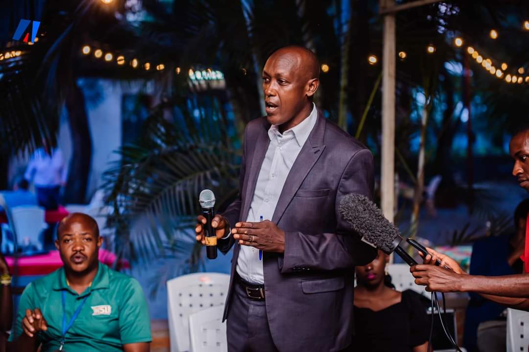 ybspburundi's tweet photo. Le 4 Août 2023 ,YBSP a signé un partenariat avec la troupe culturelle @FCL_AKAYAZWE. Il a pour but d'appuyer les clubs culturels existant au sein de #YBSP. Akayazwe se chargera de les former et les encadrer.
@UNICEF_Burundi
@FVS_Burundi
#Urukundo_rumwe
#Small_steps_big_changes https://t.co/Xmo01uI9O6