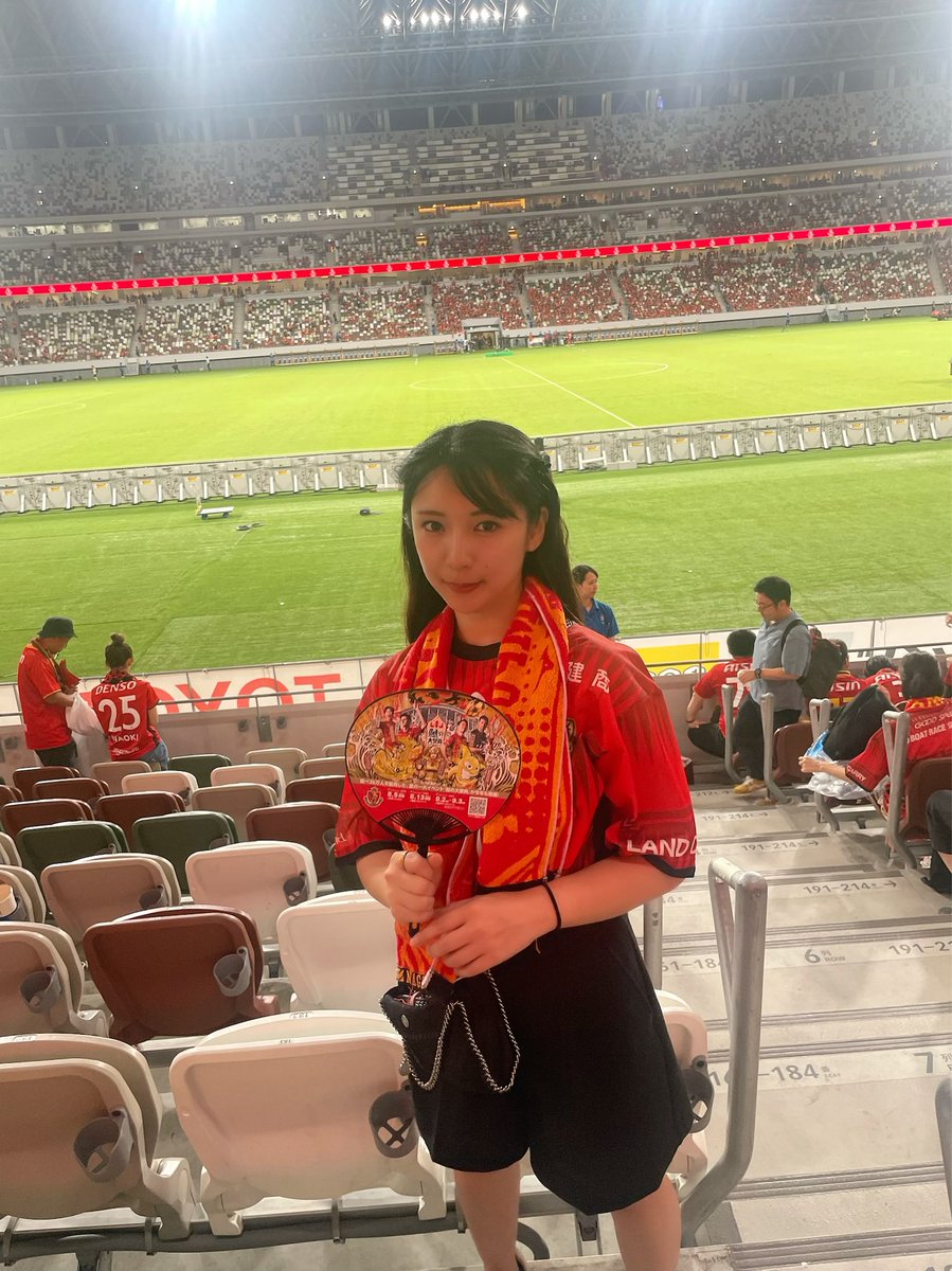 yuunan_1019's tweet photo. やったぜー⚽️
ドキドキハラハラさせてくれてありがとう😭❤️なんとか勝利。楽しかったです。
あっユニフォームもらえた。
#鯱の大祭典 #グランパス
#名古屋グランパス
#アルビレックス新潟 https://t.co/cX3hb2oYUc