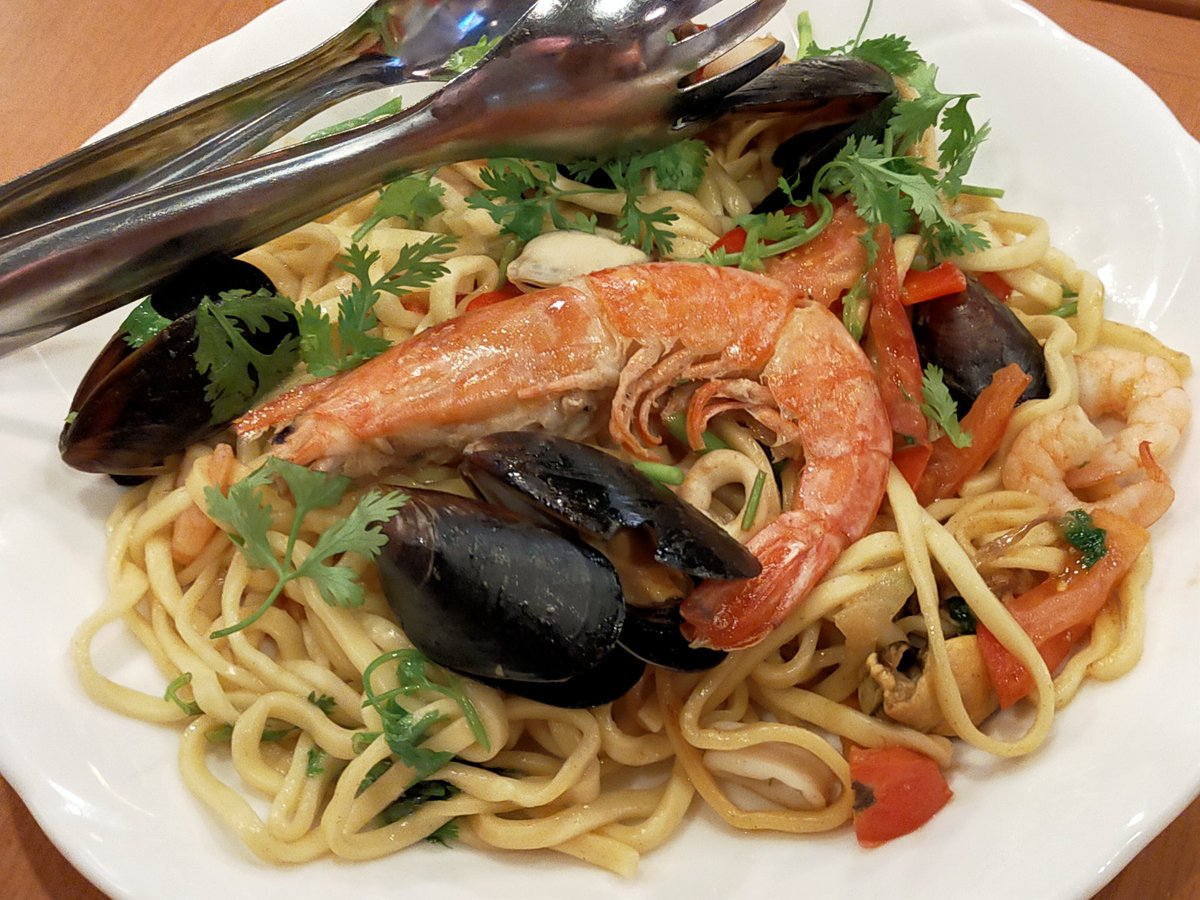 dgkm1's tweet photo. Soba saltado con Mariaco, combination between Latin American taste and Okinawa noodle, in El Bosque Restaurant, Tsurumi, Yokohama, 21 July 2023. https://t.co/StLlrSWVbB