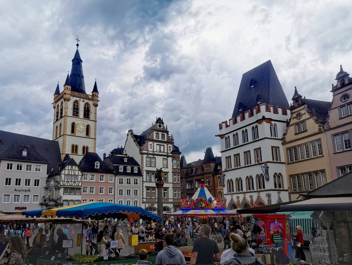 Judith_Rauscher's tweet photo. This weekend I visited a dear friend &amp; fellow #AmericanStudies #JProf in Trier. Of course,we had lots of things to talk about.We also ate delicious food &amp; saw the Porta Nigra+ the majestic cathedral,which has 2 churches  attached to it: 1 protestant, 1 orthodox. How cool is that? https://t.co/f3CTXmmeT9