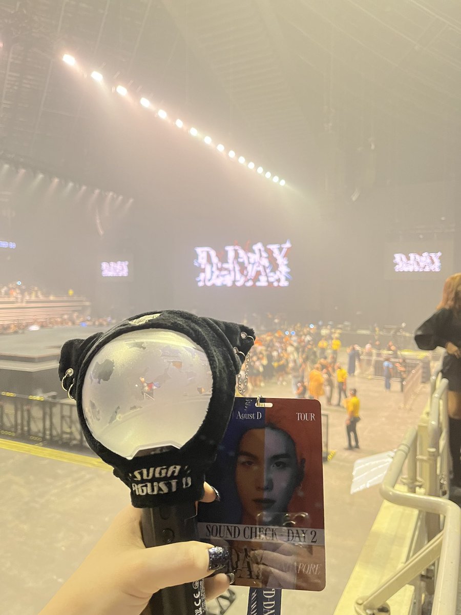 caityxbell's tweet photo. thank you thank you thank you @BTS_twt https://t.co/TA0UoeNi3u