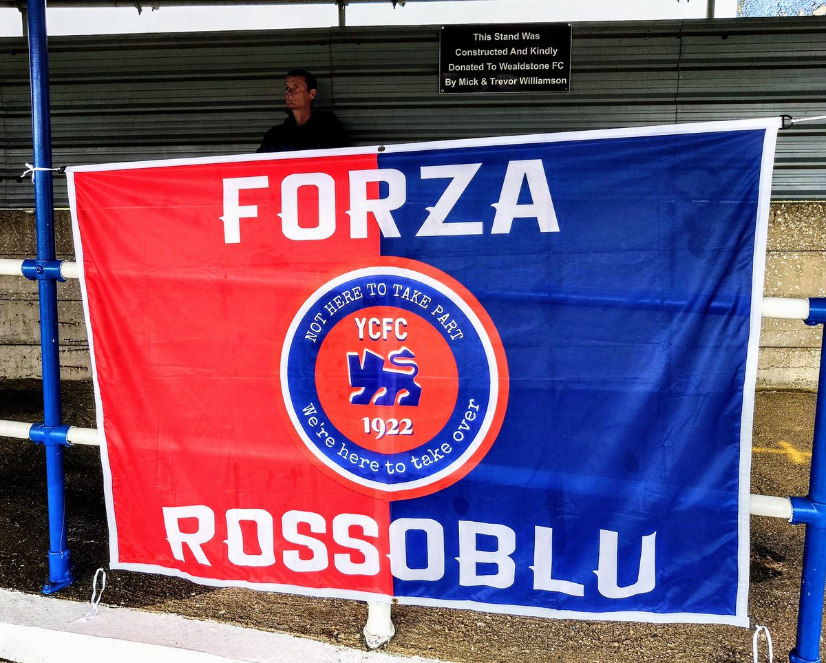 Wealdstone away with #ycfc. New flag courtesy of @FootballFlags.