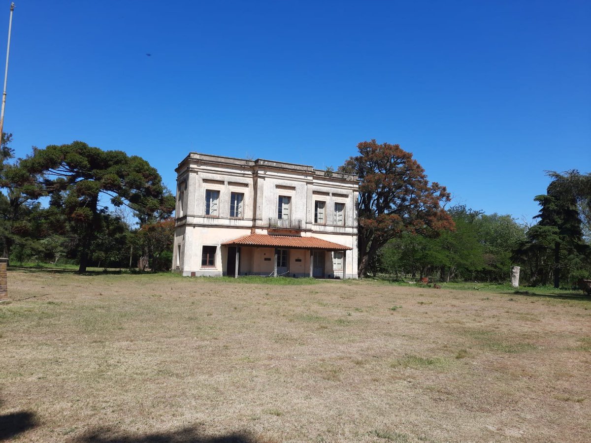 Aquí el 6 de Agosto de 1883 se dictó la primera clase oficial de agricultura en Santa Catalina! Actual partido de Lomas de Zamora. Hoy 140 años. Por eso se festeja el día de todos los profesionales del agro (originalmente agrónomos y veterinarios) y de los docentes que los forman