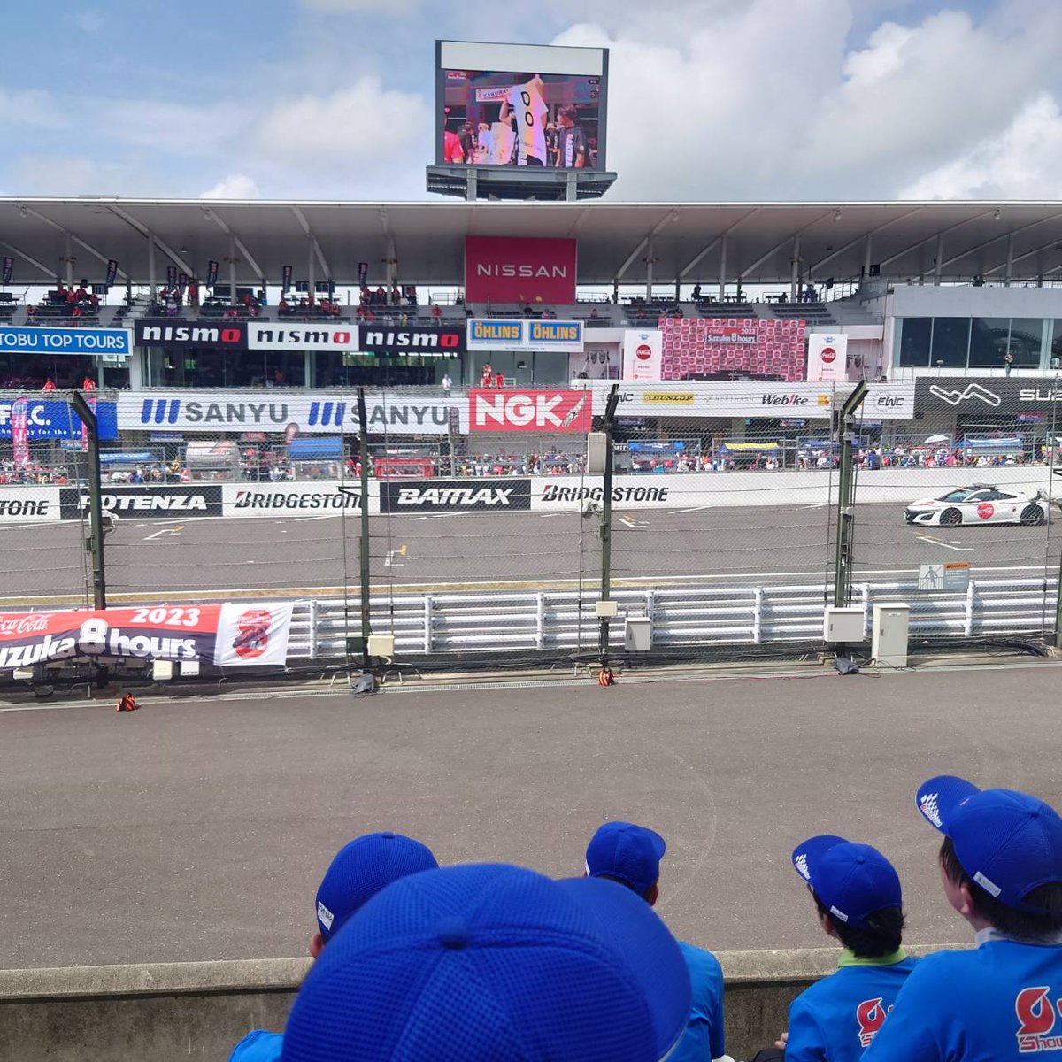 T66391587's tweet photo. 鈴鹿8耐きました！
SDG3位です！すごい！

#鈴鹿8耐
#SDG昭和電機グループ
#3位 https://t.co/O2KgeZ32WA