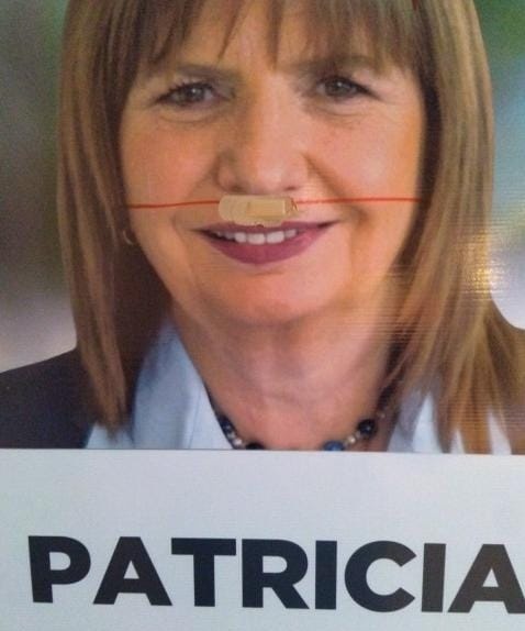 Nada más fascista que dañar la pequeña y austera cartelería que estamos poniendo cada madrugada y retirando las tardes con gran esfuerzo militante
Por cada marca que te hagan <a href="/PatoBullrich/">Patricia Bullrich</a> ahí estaremos tus correligionarios para brindarte una curita🩹
El país cambia todo o nada💪