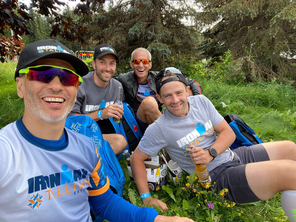 The Ironman team from yesterday cheering club members <a href="/GemmaKorff/">Gemma Korff</a> and <a href="/MParrish_turf/">Martyn Parrish</a> taking on the 70.3 today!