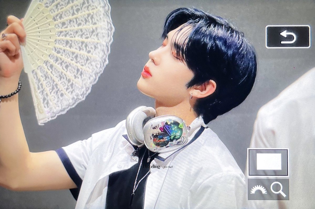 230806 #루네이트 #LUN8
#임준엽 #카엘 #Chael

사랑래🐈