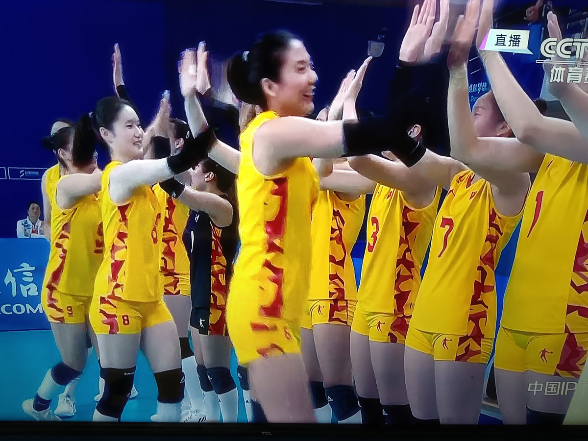 pllooplloo's tweet photo. 女排决赛中国🇨🇳对日本🇯🇵
精忠报国，加油姑娘们，杀！
#成都大运会 #Chengdu #Chengdu2021 #ChengduFlSUGames #japan https://t.co/RKB38CNaU9