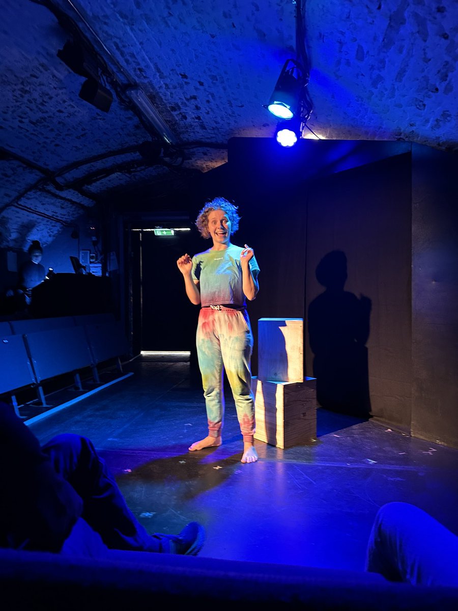 Really enjoyed #Île written and performed by <a href="/solo_joans/">Sophie Joans</a> <a href="/ThePleasance/">Pleasance</a>. Engaging storytelling and impressive performance #EdFringe