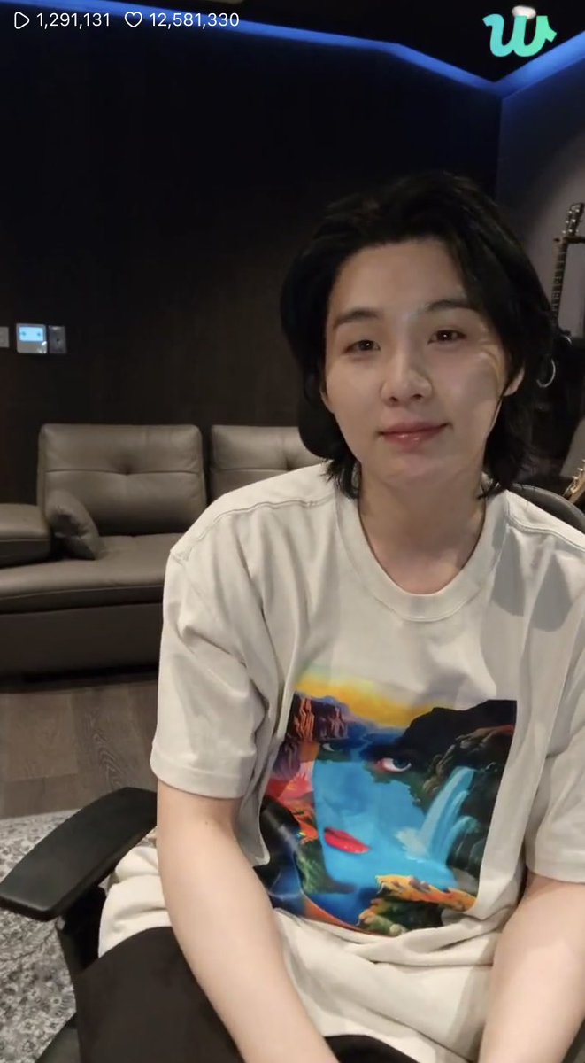 #BTS #SUGA Weverse Live

“ผมจะต้องไปดื่มกับเมมเบอร์ละ”

“เพราะพวกคุณนะครับอาร์มี่ ผมเลยมีทัวร์ที่สนุกมากจริง ๆ”

“ถ้าผมพูดว่า ‘เร็ว ๆ นี้’ มันก็เหมือนจะเป็นการโกหกนะ เพราะฉะนั้นเจอกันใหม่ในปี 2025 นะครับ โอเคนะ? ช่วยรอกันสักหน่อยนะ 2025 มาเจอกันอีกนะ ทุกคนทำเต็มที่มากครับ บัย!~”