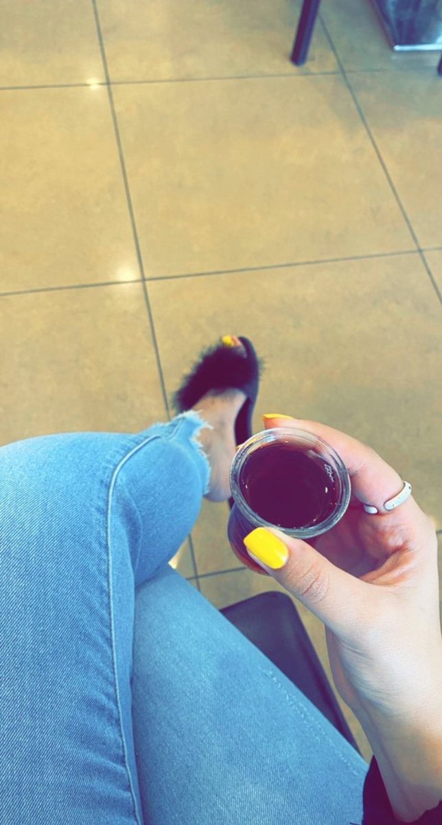 لا أنت بعيد فأنتظرك .. ولا أنت قريب فألقاك .. ولا أنت لي فيطمئن قلبي .. ولا أنا محرومٌ منك لأنساك.