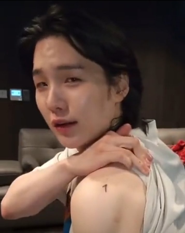 "곧"이라고 말하면 거짓말처럼 느껴집니다.  그럼 2025년에 다시 만나자.  잠시만 기다려 주십시오.  2025년, 그때 만나자.  잘 했어.  

수수께끼 풀기, 군대! 
───  #SUGA