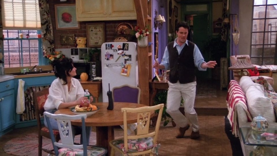 ChandlerBing_12's tweet photo. Chandler Bing's dancing >>> https://t.co/cg6n7LFLbO