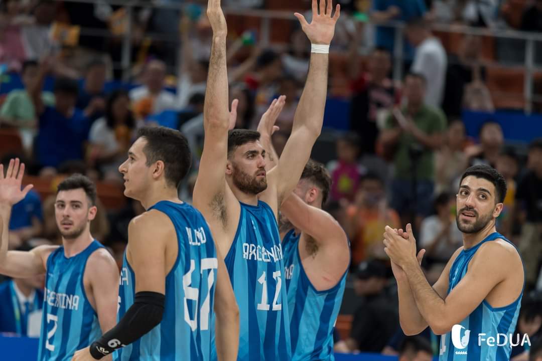 🏀 La Selección masculina cayó 102-91 ante Estados Unidos y finalizó los Juegos Universitarios en el 4° puesto

👉 Facundo Corvalán, con 24 puntos, fue el máximo anotador albiceleste