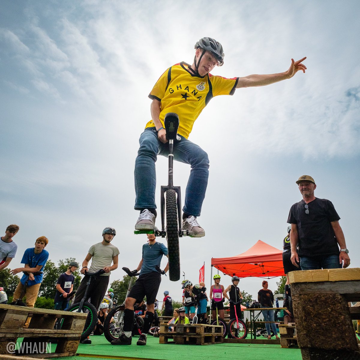 whaun's tweet photo. Ghana 🇬🇭’s Mamprugu Unicycle Club founder at 2023  Extreme Unicycling Championships
Motto: “We are One” https://t.co/rSNvlU3j80