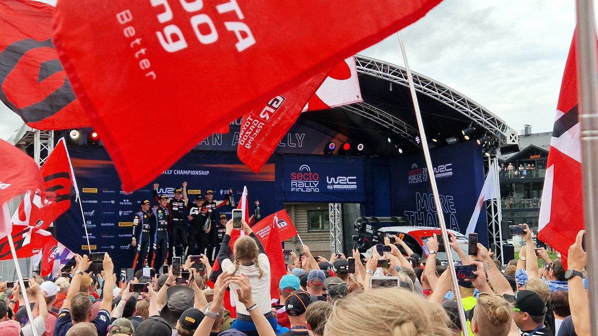 Himos-Jämsä kiittää ja kuittaa! Upea rallipäivä on tullut päätökseen. Te tuhannet katsojat loitte katseluareenalle mahtavan tunnelman. 🤩

🏆Secto-Rally Finlandin voittajaksi kaasutteli Elfyn Evans. Onnea!

#sectorallyfinland #rallyfinland #jamsa #himos #himosjamsa #mmralli