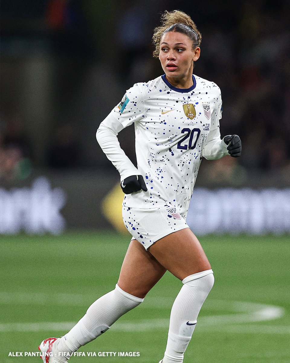 espn's tweet photo. Sophia Smith - 22
Trinity Rodman - 21
Naomi Girma - 23
Emily Fox - 25
Alyssa Thompson - 18

The future is bright for the USWNT ❤️ https://t.co/8frb2k3KTb