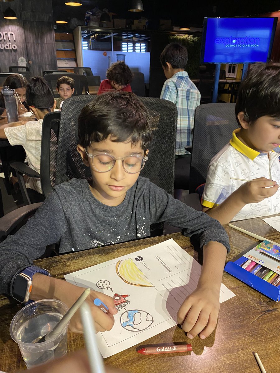 explorebyyumna's tweet photo. 🎨 ✨ Witnessing our young dreamers boundless creativity, we set out on a mission during summer camp as they painted mesmerizing postcards destined for the astronauts 👩🏻‍🚀 

We love to celebrate the power of art to ignite the brightest dreams in the minds of tomorrow's explorers!🚀 https://t.co/9DKNo42zhT