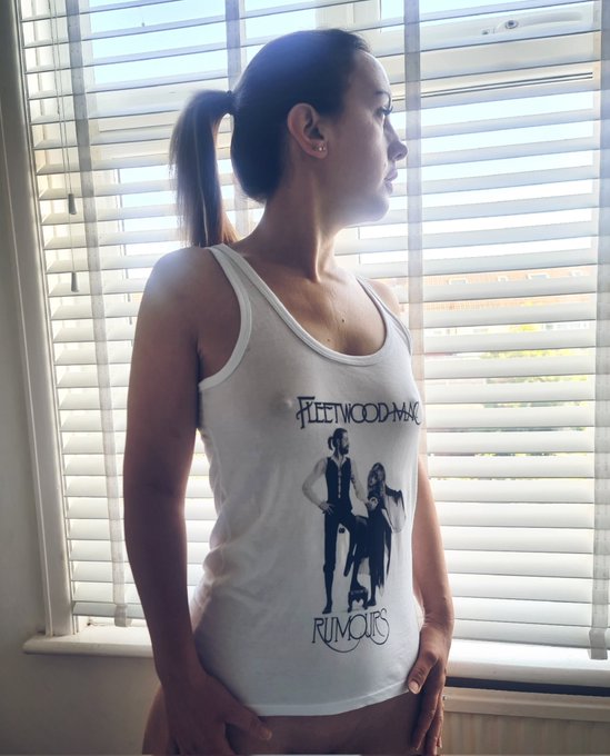Any other Fleetwood Mac fans out there? https://t.co/TmJwUgMnzO<a href="/tag/titsouttuesday"class="tags"><span>#titsouttuesday</span></a>