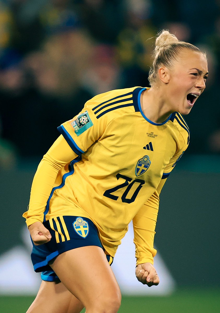 EvertonWomen's tweet photo. Nat and Benni are into the last eight of the #FIFAWWC - congrats, girls! 🇸🇪👏 https://t.co/7HtbyUf3hZ
