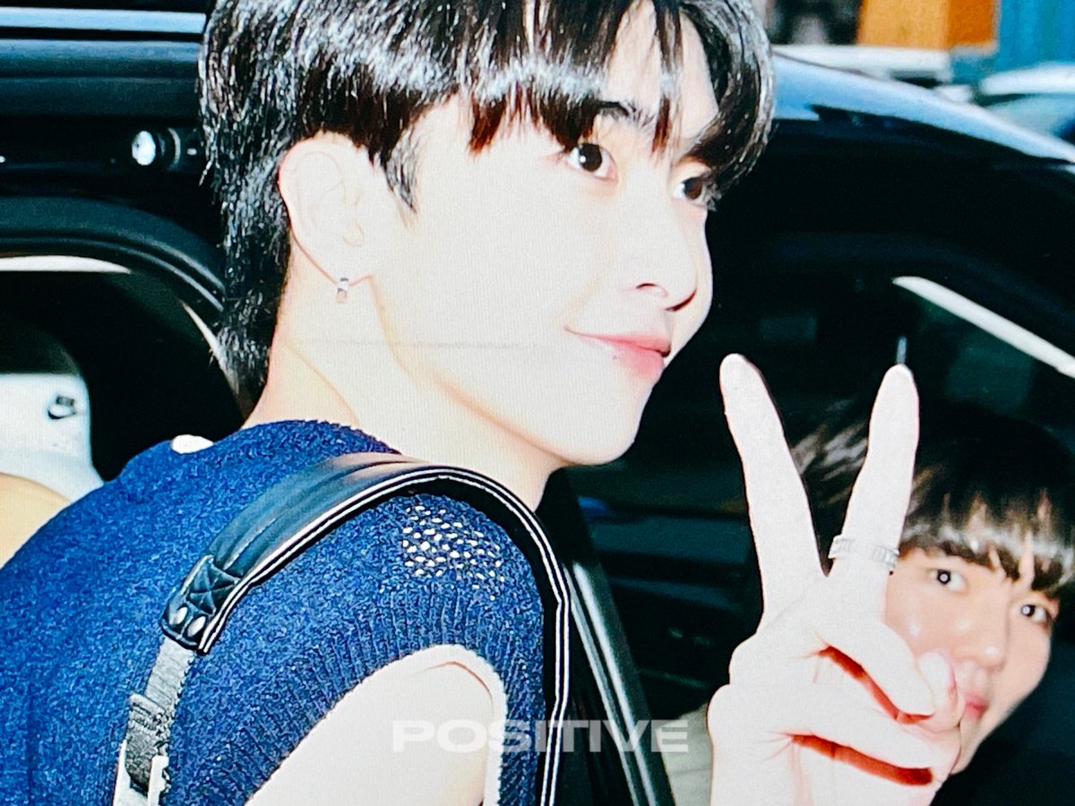positive981213's tweet photo. 230806 Pre.

뿌이뿌이 미남게스트 잘가용✌🏻✌🏻

#이동열 #LEEDONGYEOL #イドンヨル https://t.co/4UKWlfeftY