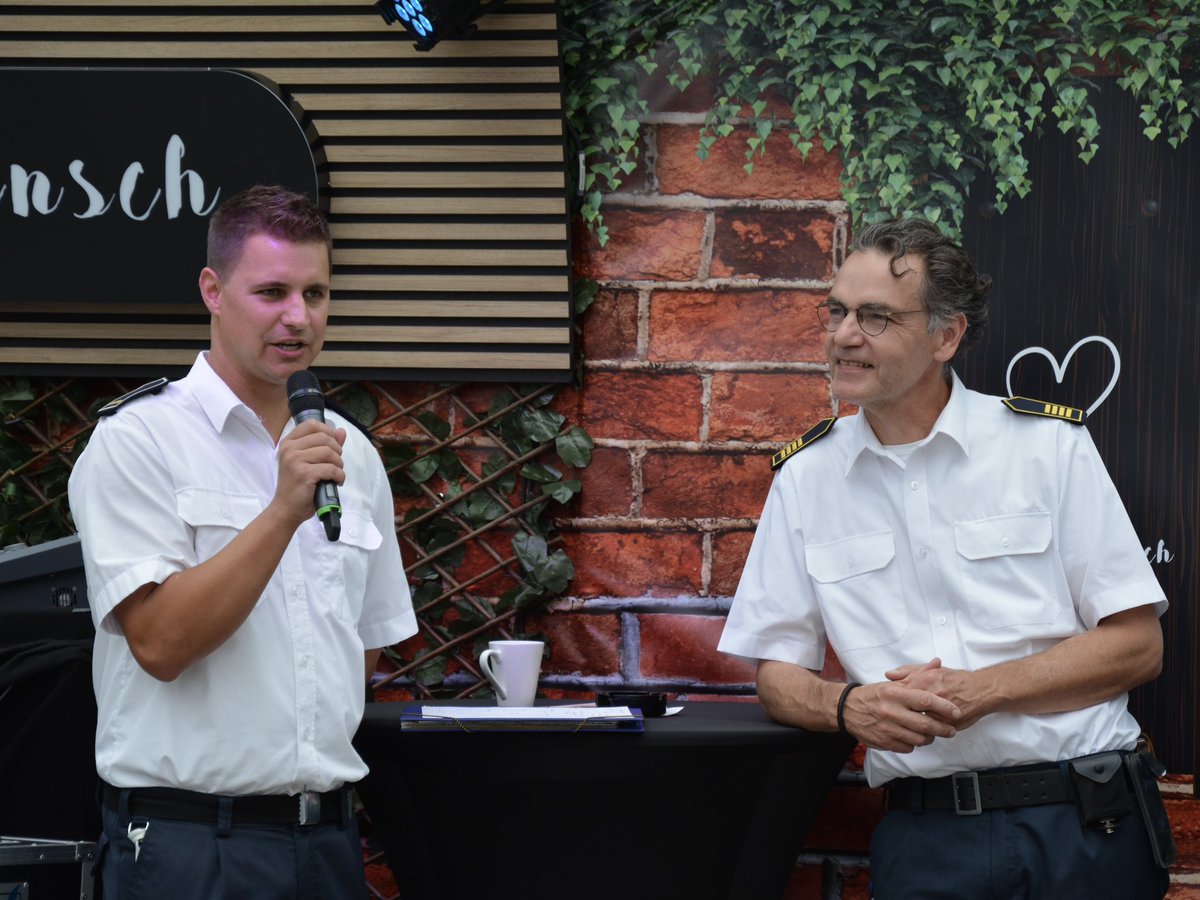 FeuerwehrHerne's tweet photo. Pressekonferenz zu den ersten Tagen der Cranger Kirmes: Aus Sicht des Brandschutzes und der technischen Hilfeleistung waren die Kirmestage bis jetzt sehr ruhig, im Rettungsdienst stiegen die Einsatzzahlen im Vergleich zu 2022 jedoch an.
#wirhelfenherne #crangerkirmes #Crange2023 https://t.co/OKwgqozews