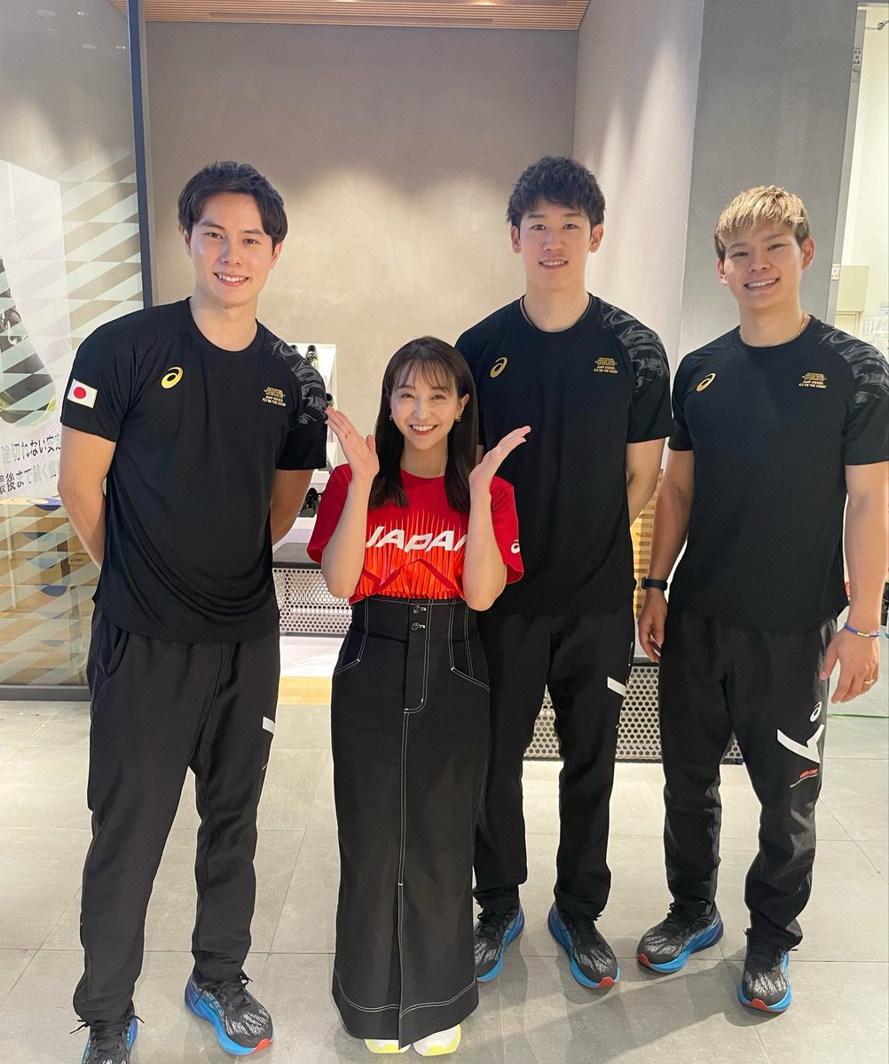 AyaeH1210's tweet image. トークライブ3年目にして、
やっとお会いしてお話をお伺いすることができました😊
皆さん真摯にお話してくださって、
毎年感動します✨
次はアジア選手権、オリンピック予選
龍神NIPPONの皆さんの戦いが
本当に楽しみです✊

ちなみに、私しゃがんでません。

#龍神NIPPON 
#ASICSVolleyball