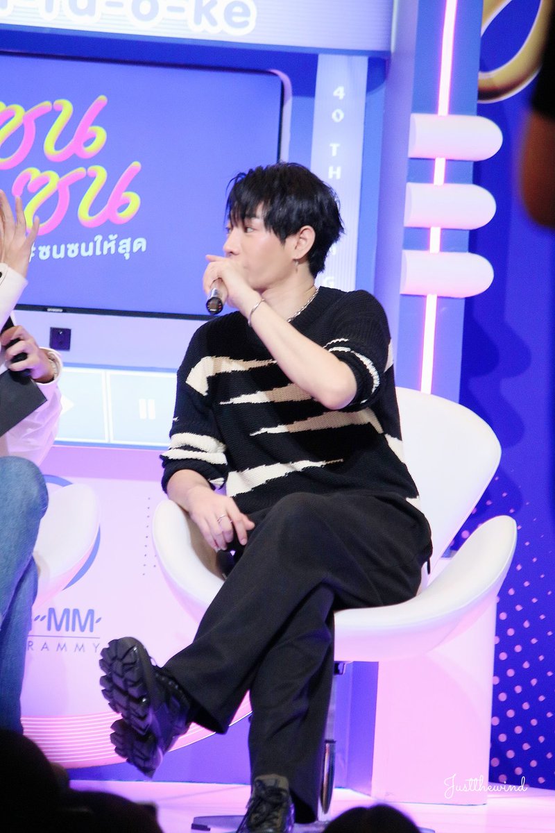 justthewind's tweet photo. ท่านั่งคูคูคับ
@peckpalit
#ซนซนTalkAndShow
#เป๊กผลิตโชค
#PeckPaLitChoke
#palitgallery
#justthewind https://t.co/U3cqnCngMz