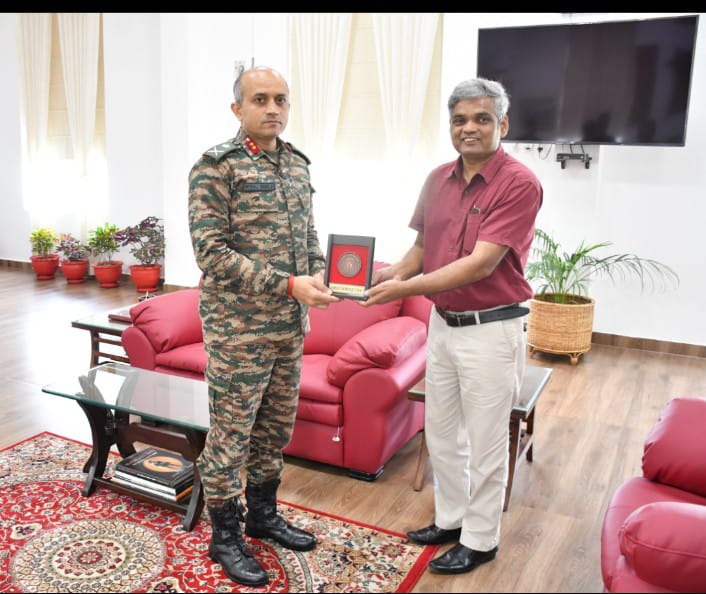 GajrajCorps_IA's tweet photo. #PMKVY_4.0
MOU signed between a local formation of @GajrajCorps_IA and Nidan technologies, Mumbai to run courses at #Missamari on #skill_training &amp; #empowering_women under #PMKVY_4.0. It can upskill or reskill more than 2000 families in the station.
@adgpi
@easterncomd https://t.co/8FVf8xSNxB