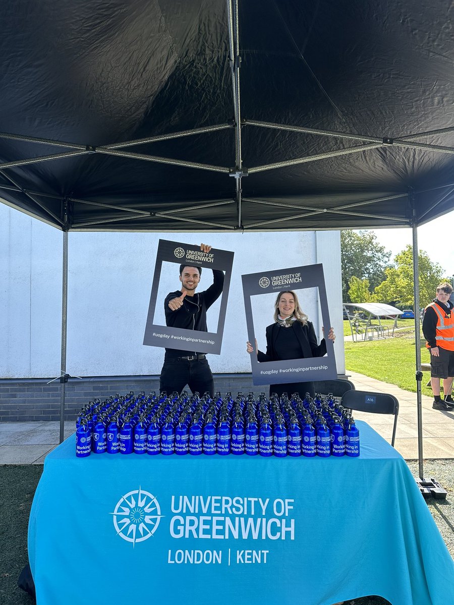 brandnewltd's tweet photo. Great day at @KentCricket with our partners @UniofGreenwich 🏏
If you’re at the match, come over and see us for your refillable bottle and be in with a chance to win a signed shirt!
#uogday #partnerships #sustainablemarketing #partnerevents https://t.co/MK352Oj8RP