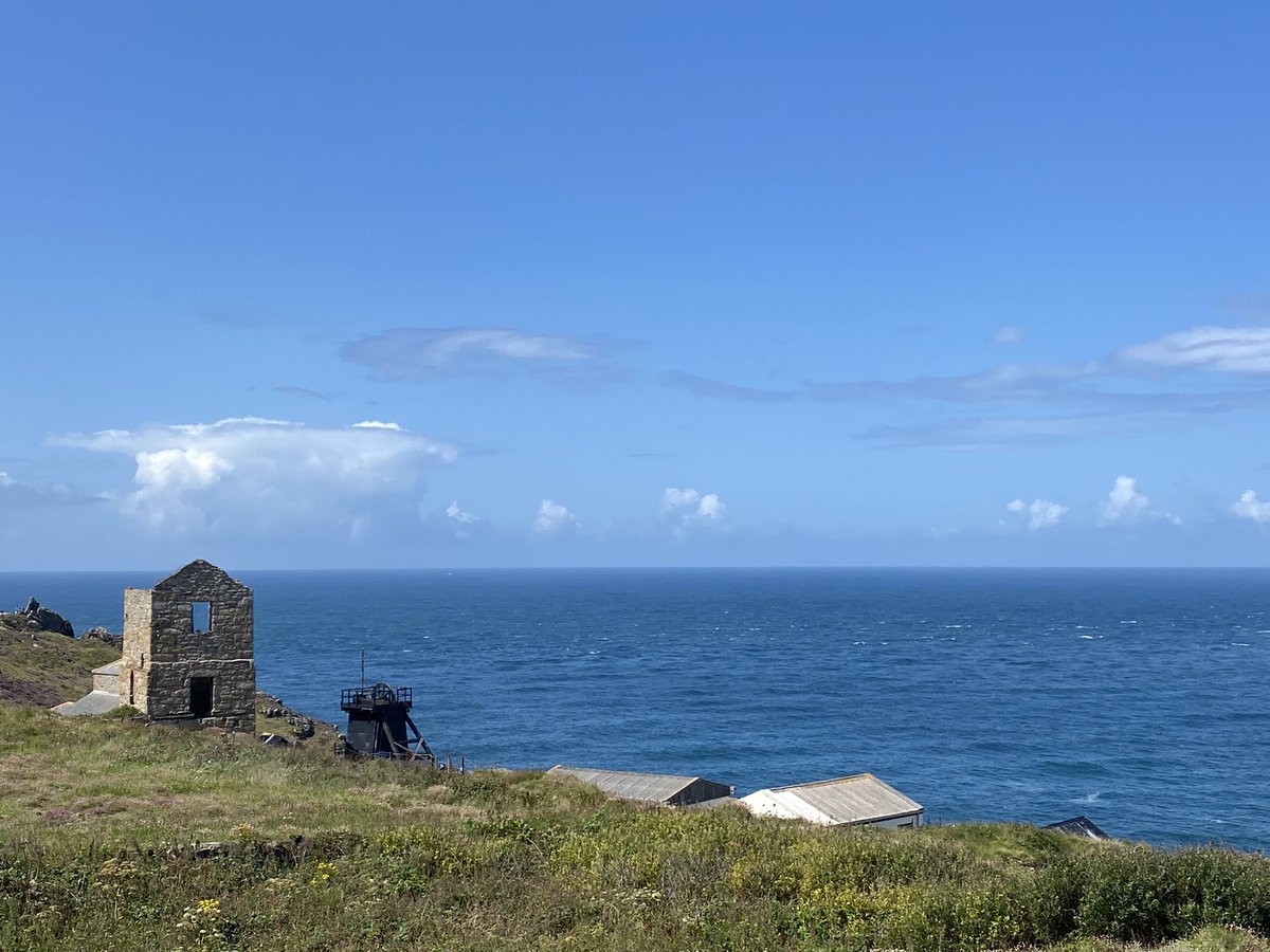 Shelley_Marie86's tweet photo. After our breakfast we took a little stroll across the coastal path between Geevor and Levant mine. #levantmine #geevormine #cornishcoastalpaths https://t.co/T5jUWmROkL